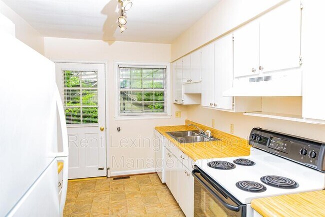 Foto del edificio - 657 Montclair Dr