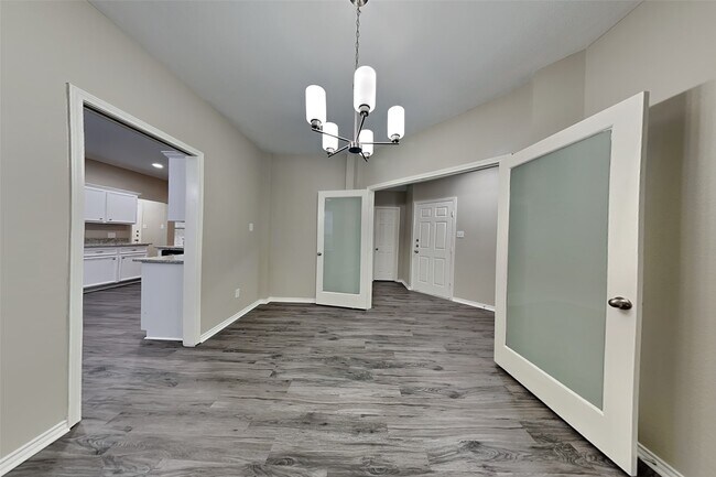 Foto del edificio - 26953 Kings Crescent Dr