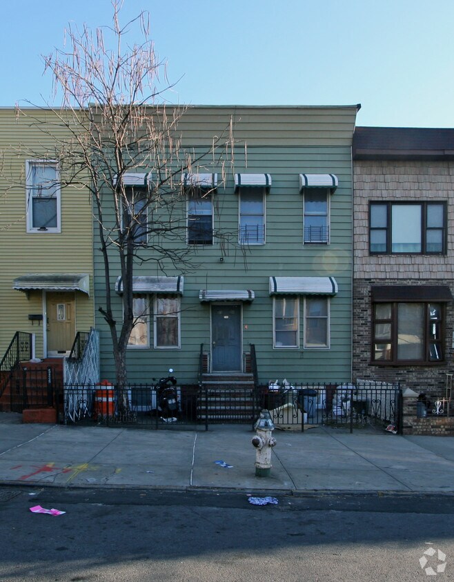 Primary Photo - 743 41st St