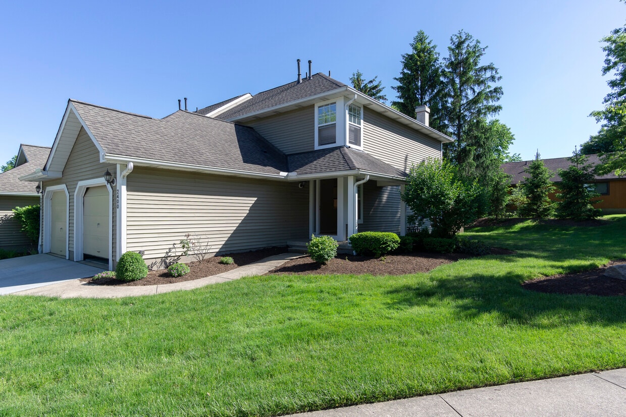 Primary Photo - 2400 Wrens Dr S