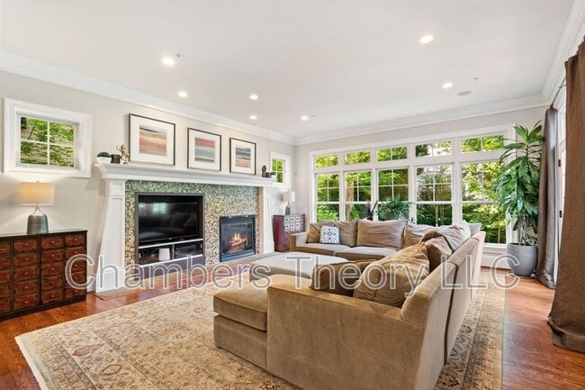 Foto del edificio - 4421 Lowell St NW