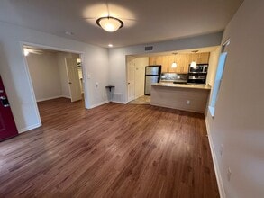 Building Photo - 7685 Northcross Dr