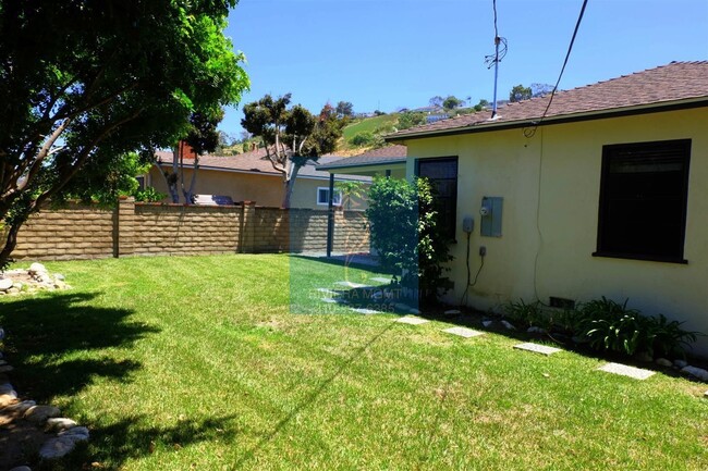 Building Photo - 3BR 1.5BA House in the Hollywood Riviera