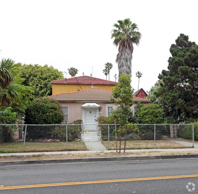 Primary Photo - 921 7th St