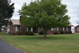 Building Photo - 122 N Fairway Rd