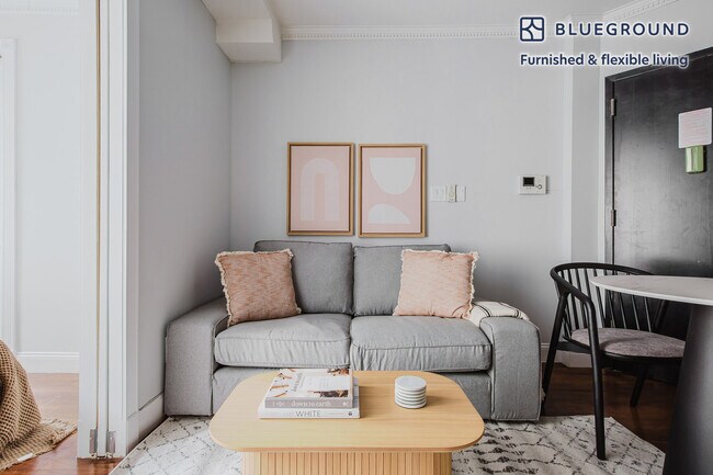 Foto del edificio - 437 W 53rd St