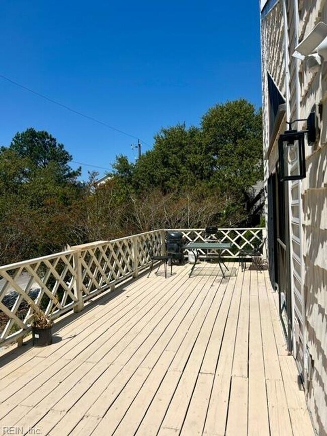 Foto del edificio - FOR RENT - BEACH LIVING!