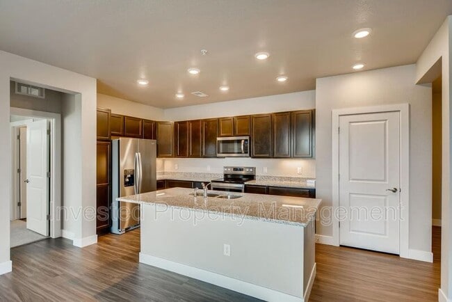 Photo - 981 S Sable Blvd Apartment