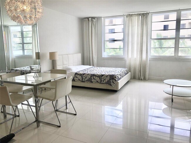 Building Photo - 100 Lincoln Rd