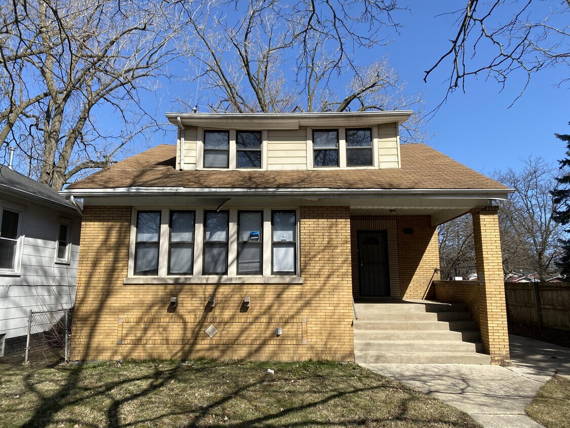 Primary Photo - 1208 W 111th Pl