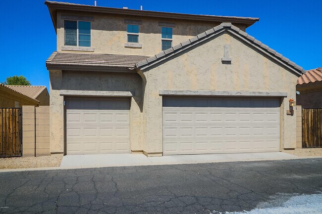 Building Photo - 3457 E Orchid Ln