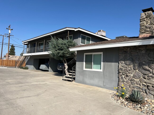 Building Photo - 7DFT5900