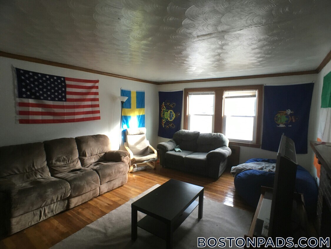 Primary Photo - 22 Radnor Rd