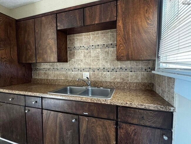 Foto del edificio - 2123 Ave G