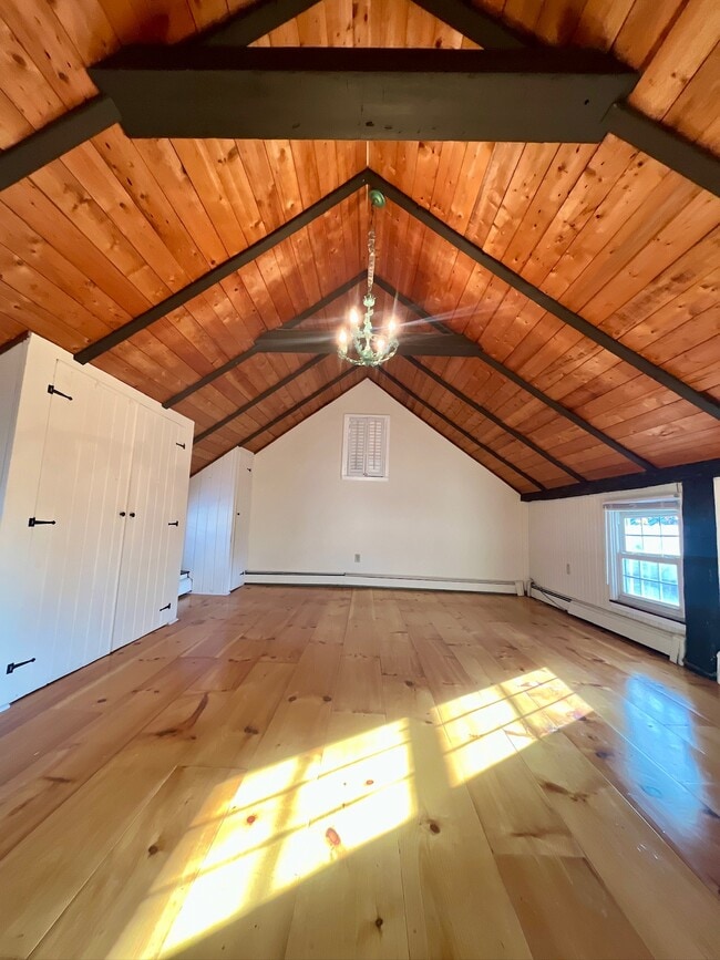 Building Photo - 289 White Bridge Rd