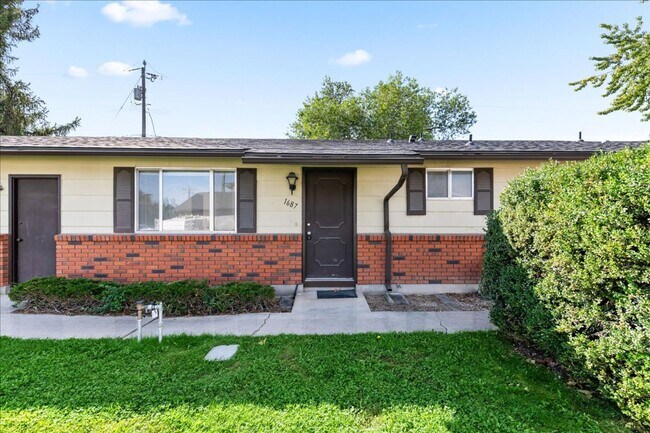 Building Photo - 2 Bedroom 1 Bathroom Duplex on the Boise B...