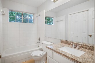Building Photo - 4918 Maple Brook Ln