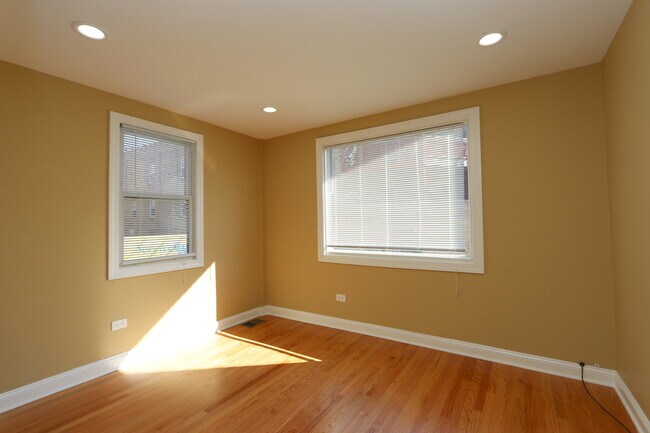 Building Photo - 2433 N Kedzie Blvd
