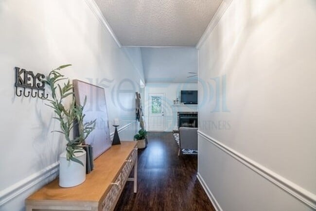 Foto del edificio - Attn: Pilots! 3BR 2BA Crashpad!