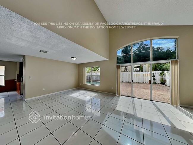 Foto del edificio - 16554 NW 10th St