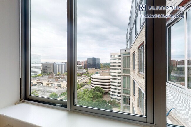 Foto del edificio - 27 Barker Ave