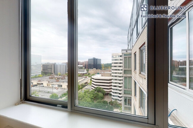 Foto del edificio - 27 Barker Ave