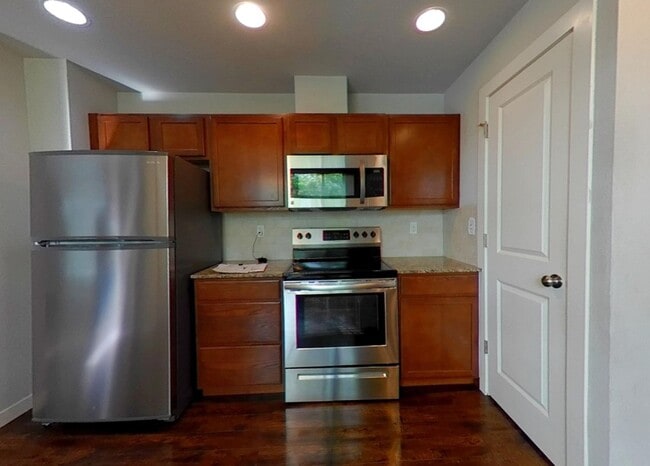 Building Photo - 1713 - Restore