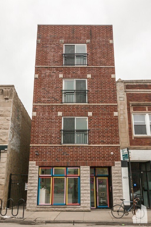 3211 W Armitage Ave, Chicago, IL 60647 Apartments in Chicago, IL