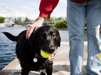 Building Photo - 1524 Eastlake Ave E