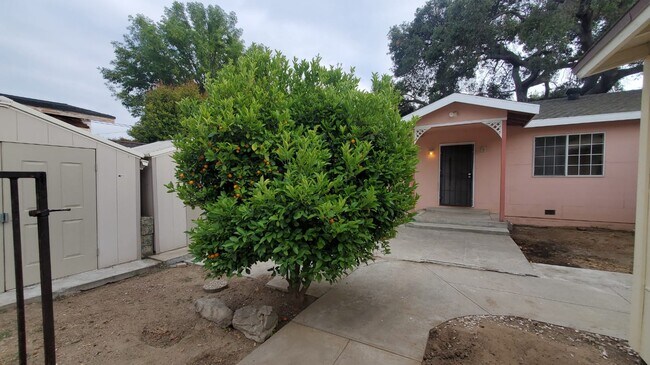 Foto del edificio - 396 W Mendocino St