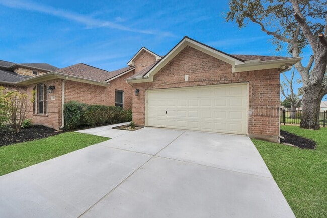 Building Photo - 5059 Westchester