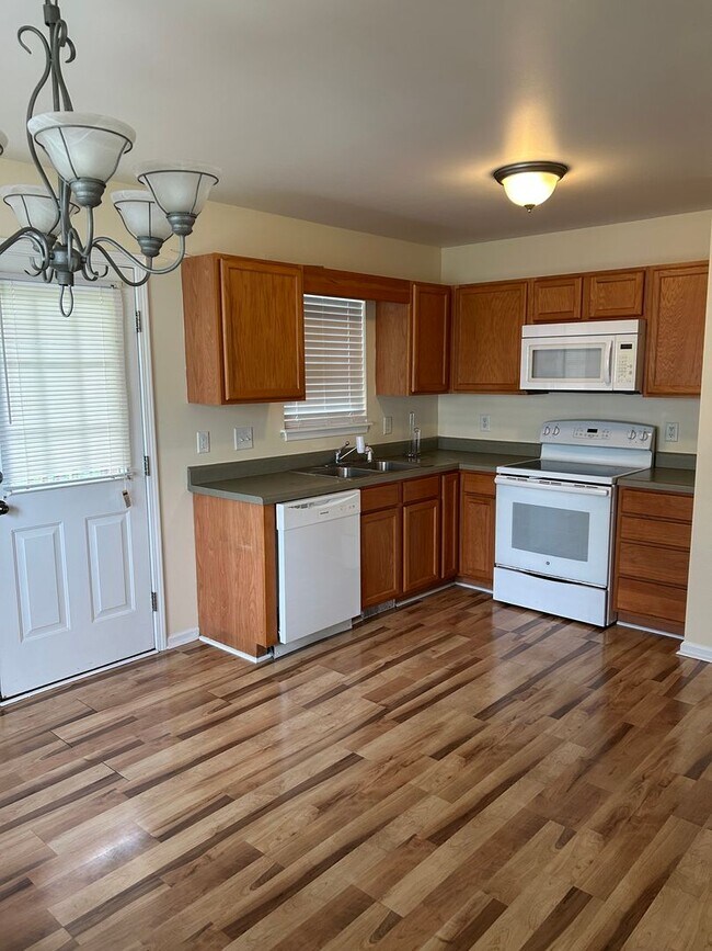 Foto del edificio - Three bedroom, 2 bath house in Elon
