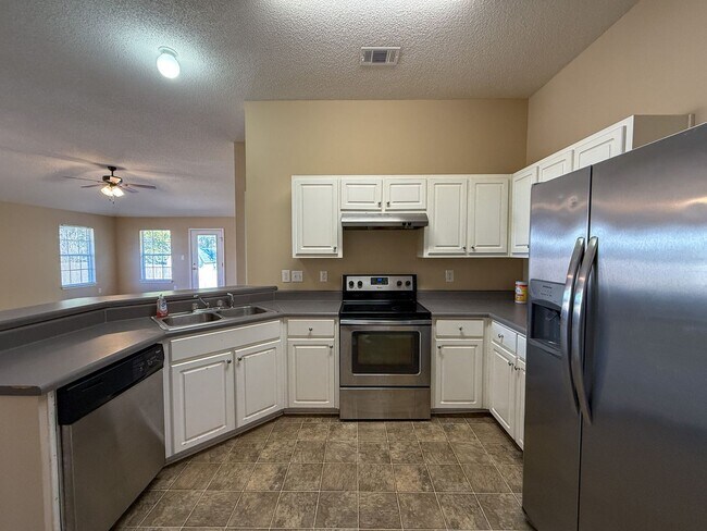 Foto del edificio - 3 Bedroom 2 Bath Brick Home in Milton!