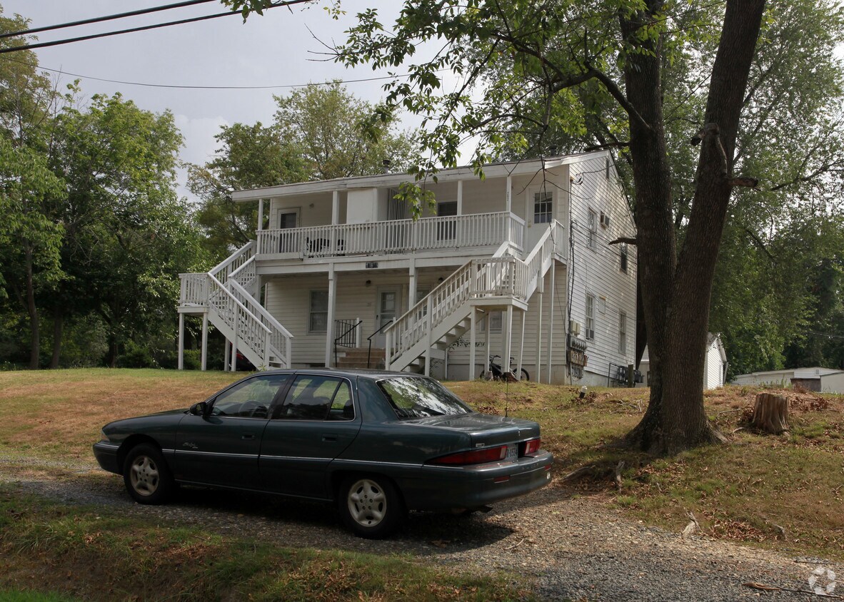17659 Washington St, Dumfries, VA 22026 Apartments in Dumfries, VA