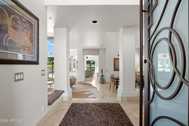 Foto del edificio - 7705 E Doubletree Ranch Rd