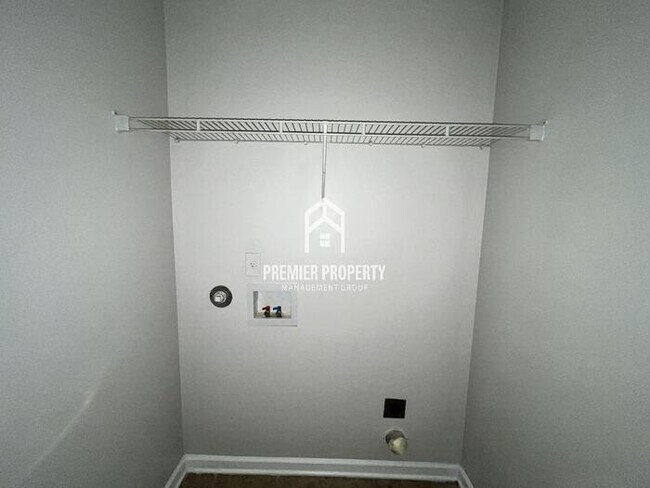 Foto del edificio - 9304 Acadia Pl