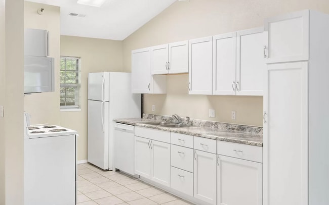 Building Photo - Gorgeous 2 Bedroom 2 Bath Condo in Branson...