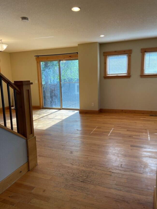 Building Photo - STUDENTS WELCOME! Charming Home on Edwards Street in Old Town Near CSU