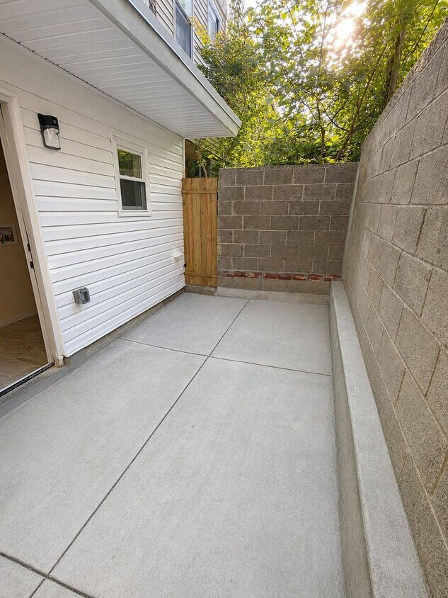Building Photo - Renovated 3-Bedroom Home Available in Brewerytown