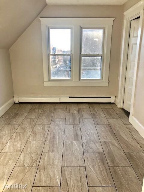 Building Photo - 3 br, 1 bath  - 1616 Chapel St Fl 3
