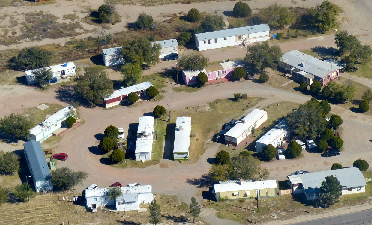 Building Photo - Wagon Wheel Mobile Home Park