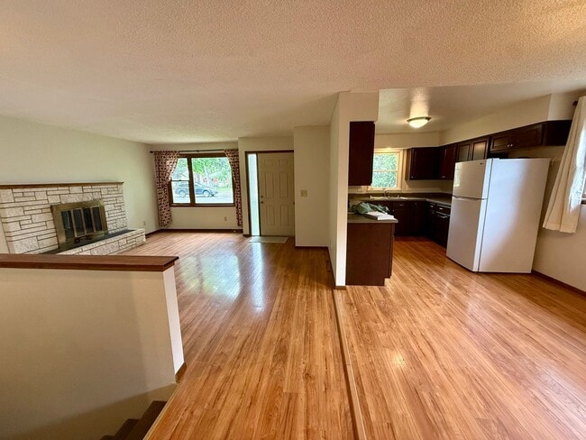 Foto del edificio - Lovely 4 Bed 2 Bath Home in Lewis & Clark Neighborhood!