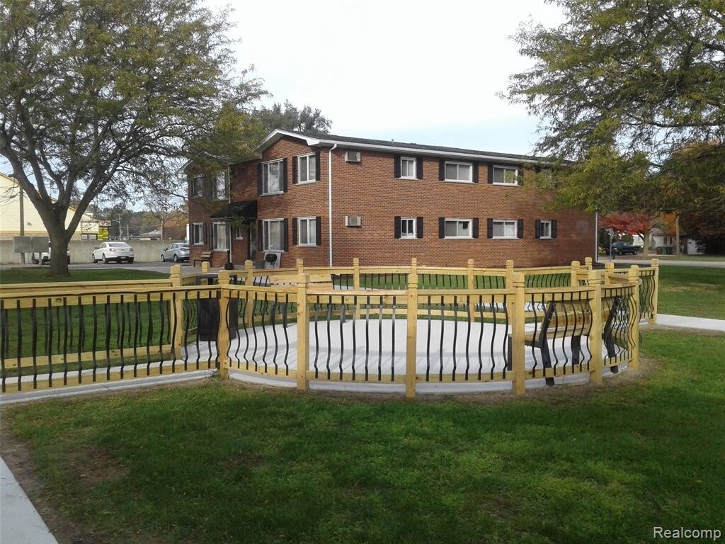 Foto principal - 5200 23 Mile Rd