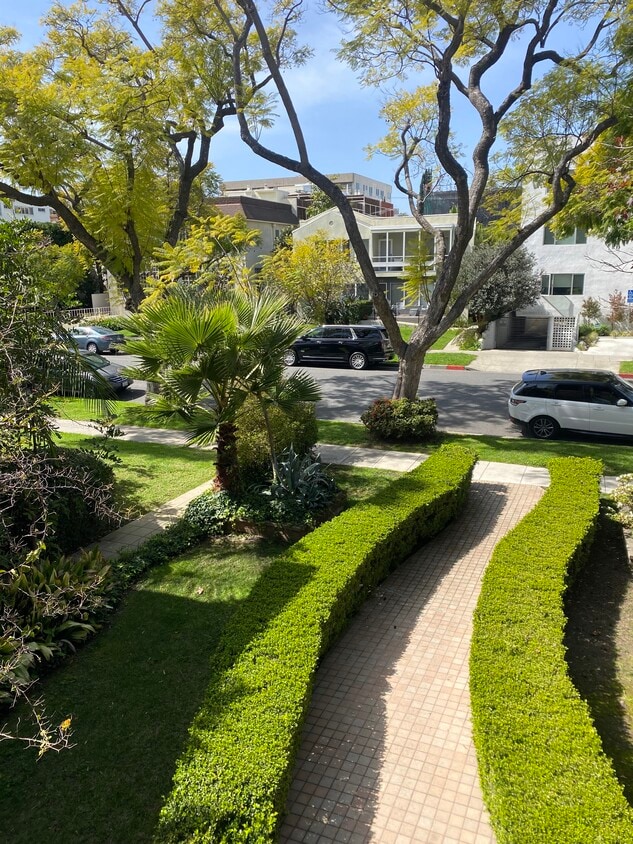 Primary Photo - 350 N Oakhurst Dr