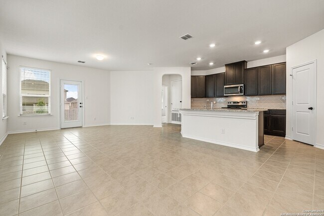 Foto del edificio - 246 W Flowing River Dr