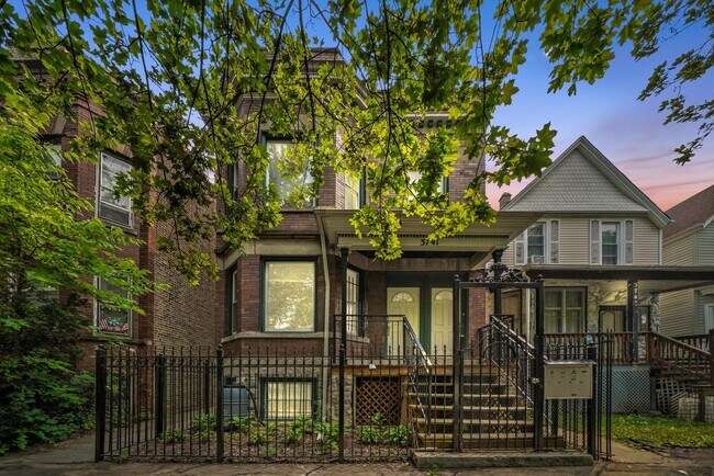 Building Photo - 3741 W Lyndale St