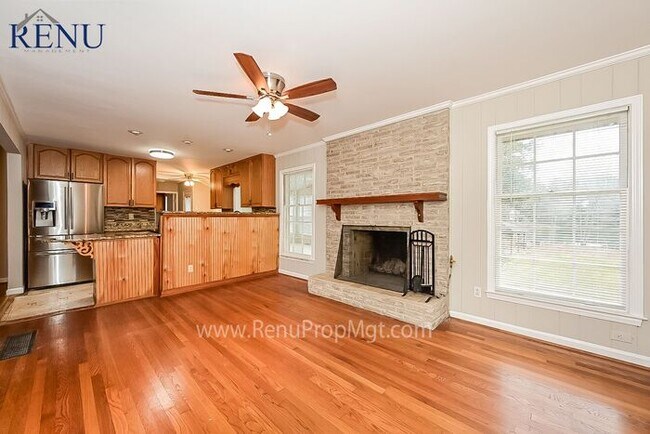 Foto del edificio - Now Available! 4 Bedroom 3 Bath!