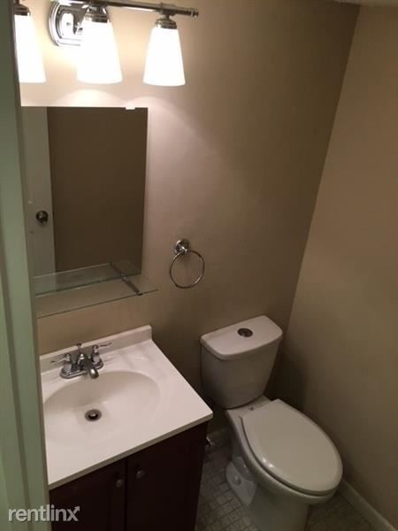 Foto del edificio - 1 br, 1 bath  - 450 Commodore Dr Apt 206