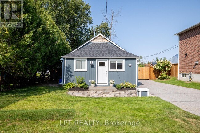 Building Photo - 131 Maple Ave