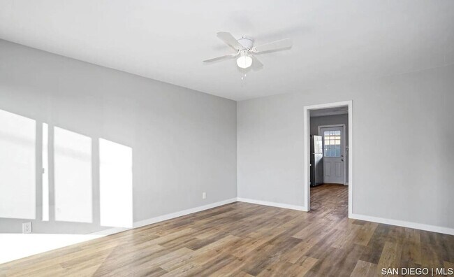 Building Photo - 4725 Iroquois Ave